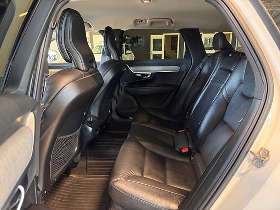 Volvo V90 Cross Country 14 of 24