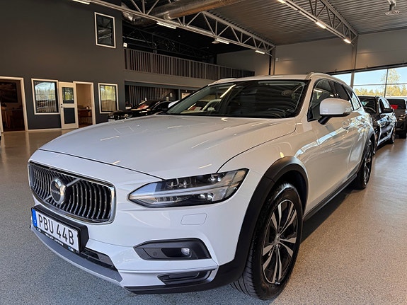 Volvo V90 Cross Country 10 of 24
