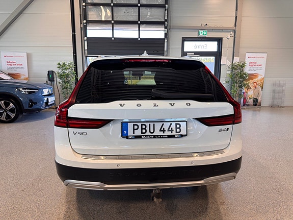 Volvo V90 Cross Country 4 of 5