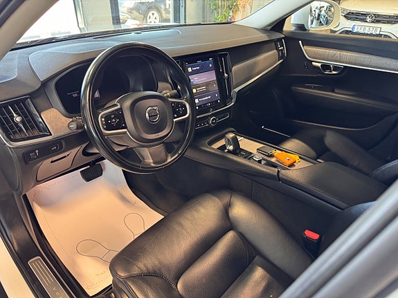 Volvo V90 Cross Country 13 of 24