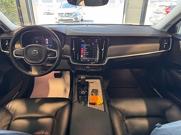 Volvo V90 Cross Country 17 of 24