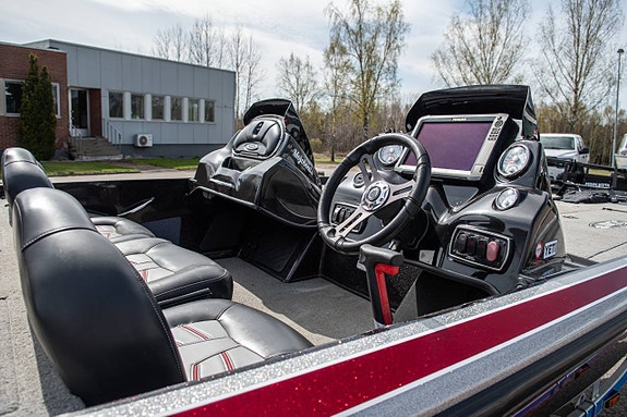 Nitro Z18 Mercury F150 3 of 10