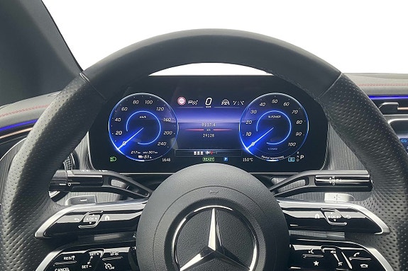 Mercedes-Benz EQE300 10 of 17