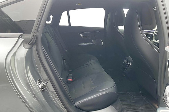Mercedes-Benz EQE300 13 of 17