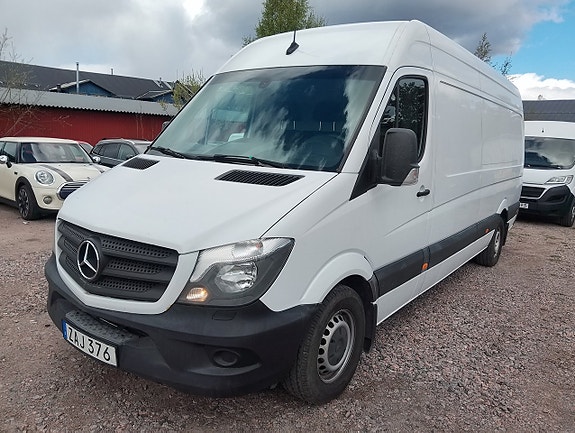 Mercedes-Benz Sprinter 208