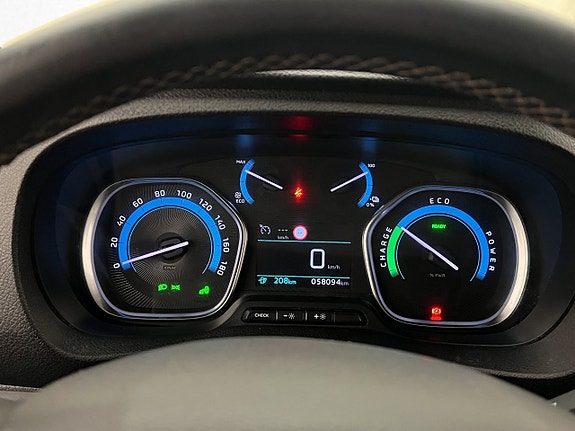Peugeot e-Expert 18 of 29
