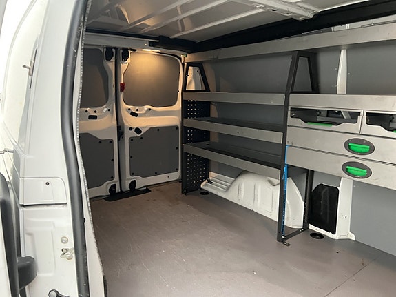 Peugeot e-Expert 13 of 29