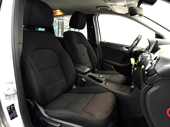 Mercedes-Benz B180 14 of 21