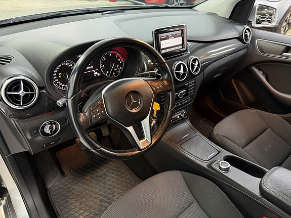 Mercedes-Benz B180 5 of 5