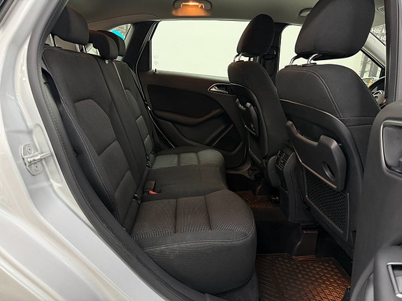 Mercedes-Benz B180 16 of 21