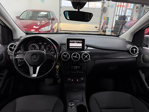 Mercedes-Benz B180 8 of 21