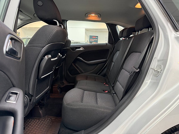 Mercedes-Benz B180 15 of 21