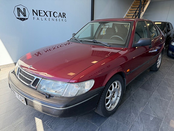 Saab 900