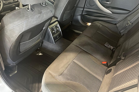 BMW 320d 20 of 23