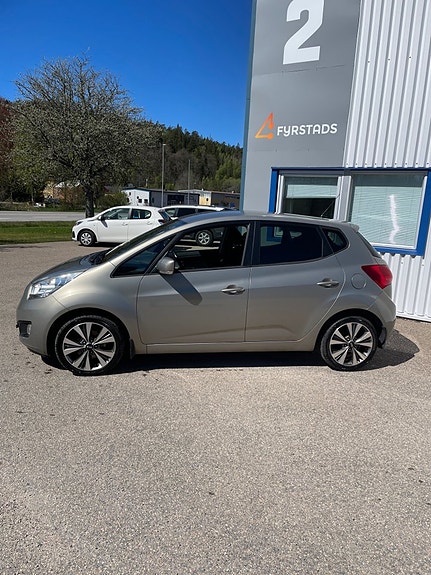 Kia Venga 2 of 5