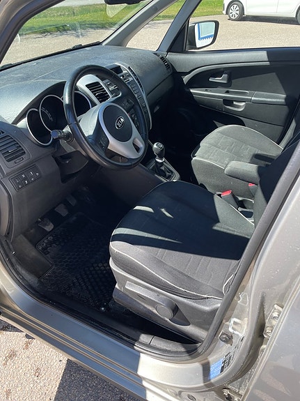 Kia Venga 3 of 5