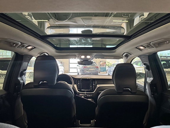 Volvo XC60 13 of 25