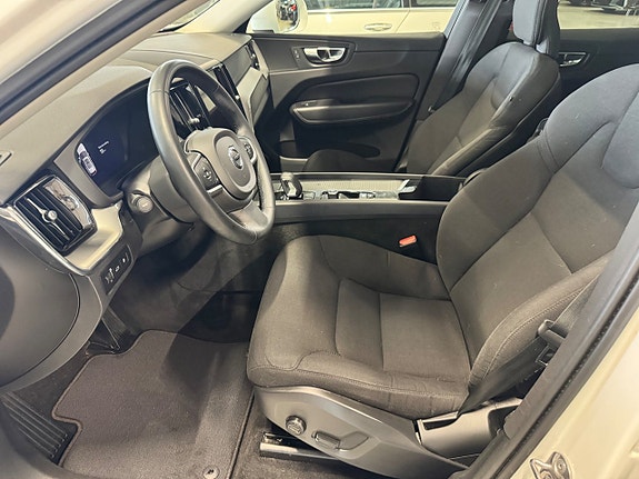 Volvo XC60 8 of 25