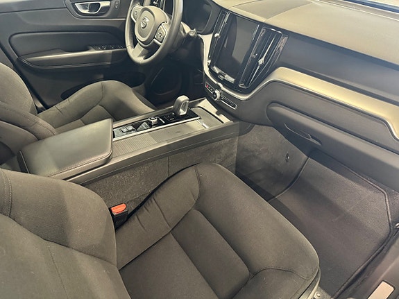 Volvo XC60 10 of 25