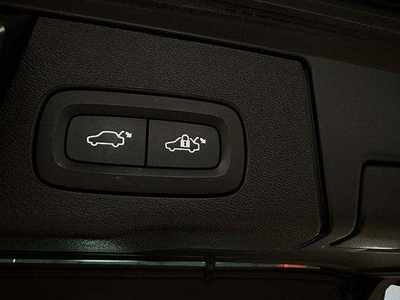 Volvo XC60 25 of 25