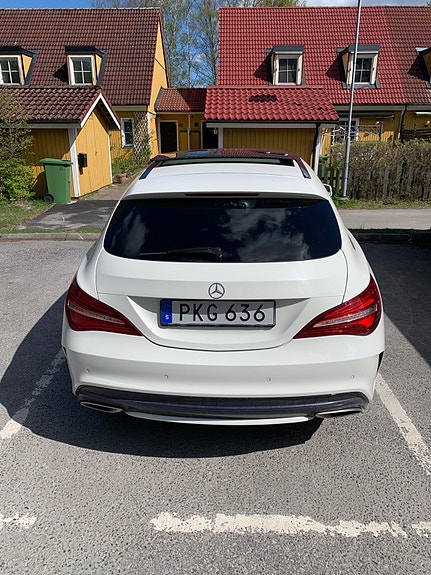 Mercedes-Benz CLA200 4 of 5