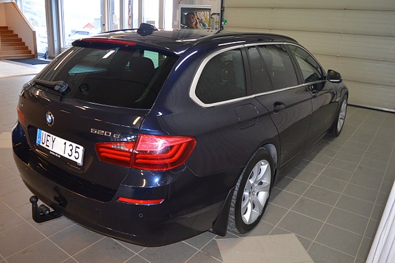 BMW 520d 3 of 5