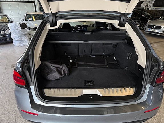 BMW 530e 9 of 17