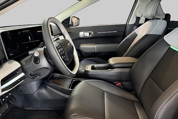 Kia EV4 8 of 17