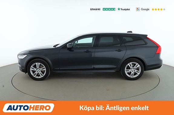 Volvo V90 Cross Country 2 of 5