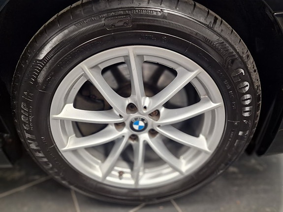 BMW 520d 12 of 16