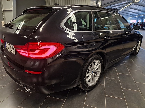 BMW 520d 4 of 5
