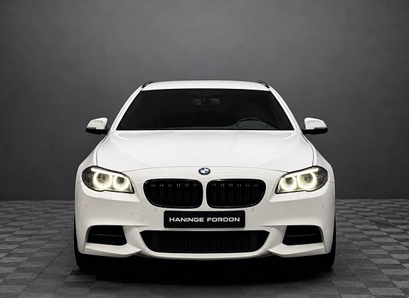 BMW 520d 2 of 5