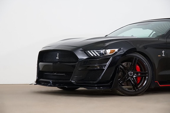 Ford Mustang 8 of 25