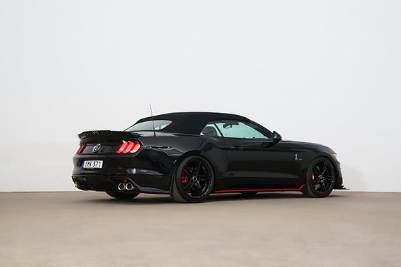 Ford Mustang 7 of 25