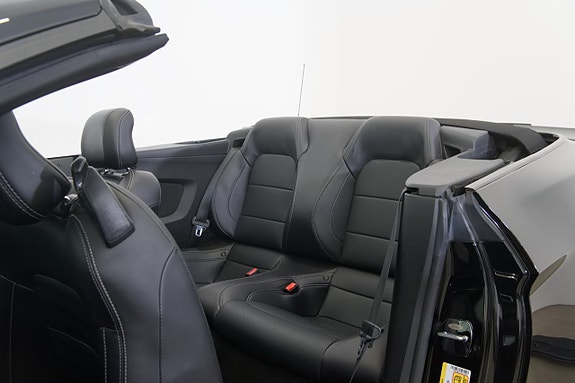 Ford Mustang 22 of 25