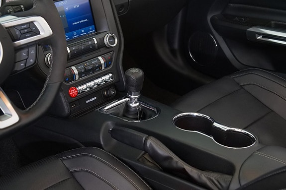 Ford Mustang 17 of 25