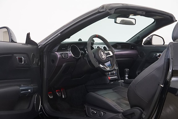 Ford Mustang 12 of 25
