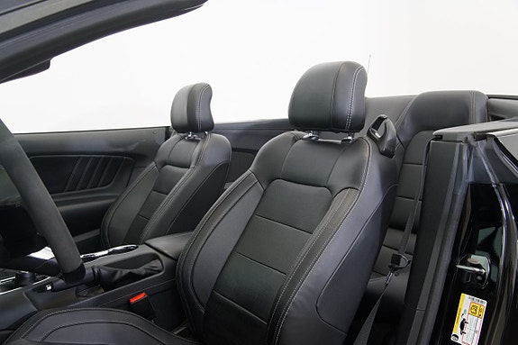 Ford Mustang 13 of 25