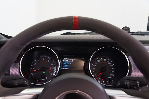 Ford Mustang 15 of 25