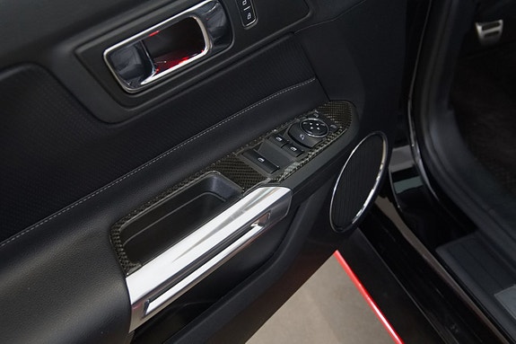 Ford Mustang 20 of 25