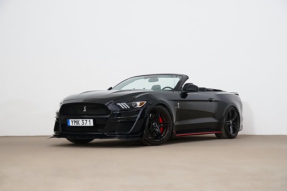 Ford Mustang 2 of 5