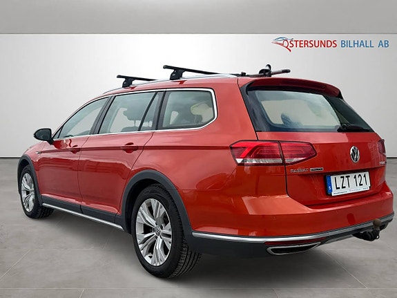 Volkswagen Passat Alltrack 7 of 13