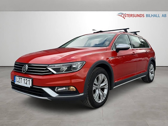 Volkswagen Passat Alltrack 3 of 5