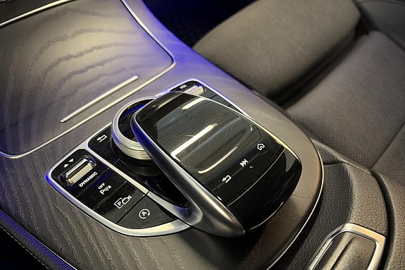 Mercedes-Benz E200 19 of 26