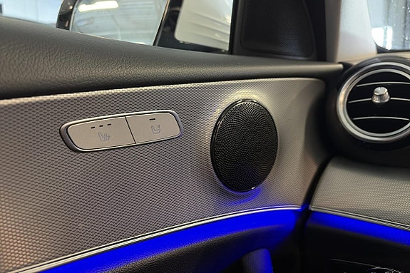 Mercedes-Benz E200 15 of 26