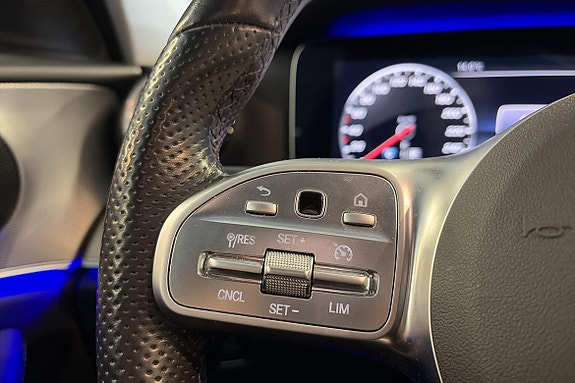 Mercedes-Benz E200 16 of 26