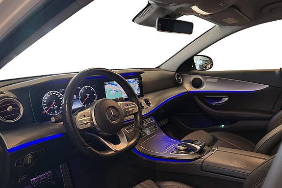 Mercedes-Benz E200 11 of 26