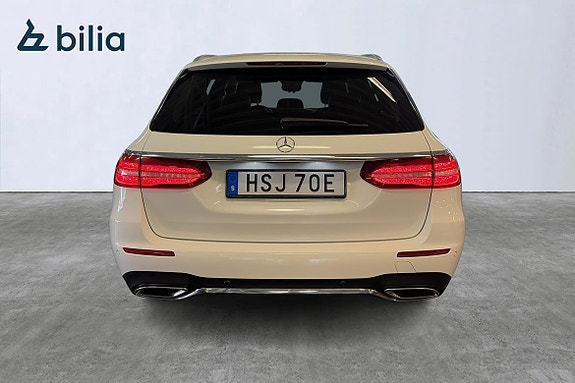 Mercedes-Benz E200 6 of 26
