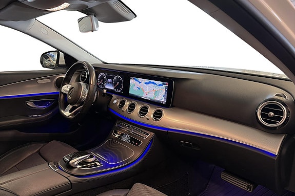 Mercedes-Benz E200 21 of 26