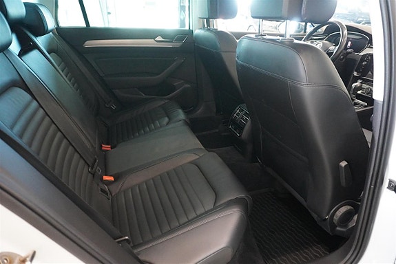 Volkswagen Passat Alltrack 7 of 10